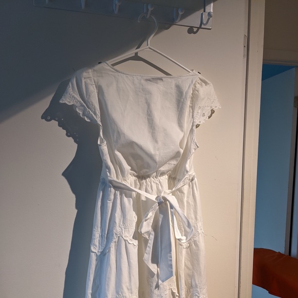 BCBG Maxazria white summer dress size 0, comes with slip dress - Picture 3 of 8